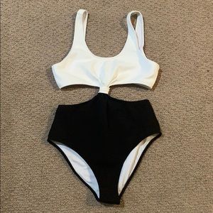 Never been worn Cupshe one piece